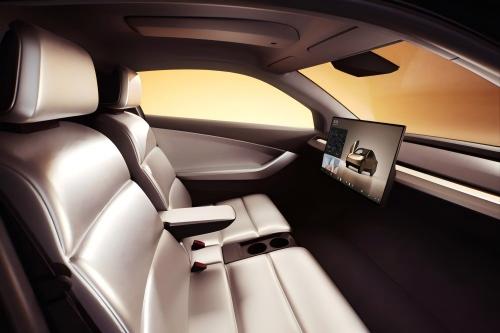 tesla-cybercab-interior-minimalist-no-steering-wheel tesla-cybercab-interior-minimalist-no-steering-wheel